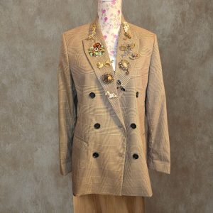 Sakko mit Broschen toller Trend Gr. M/L inkl. aller Schmuckstücke 99 Euro